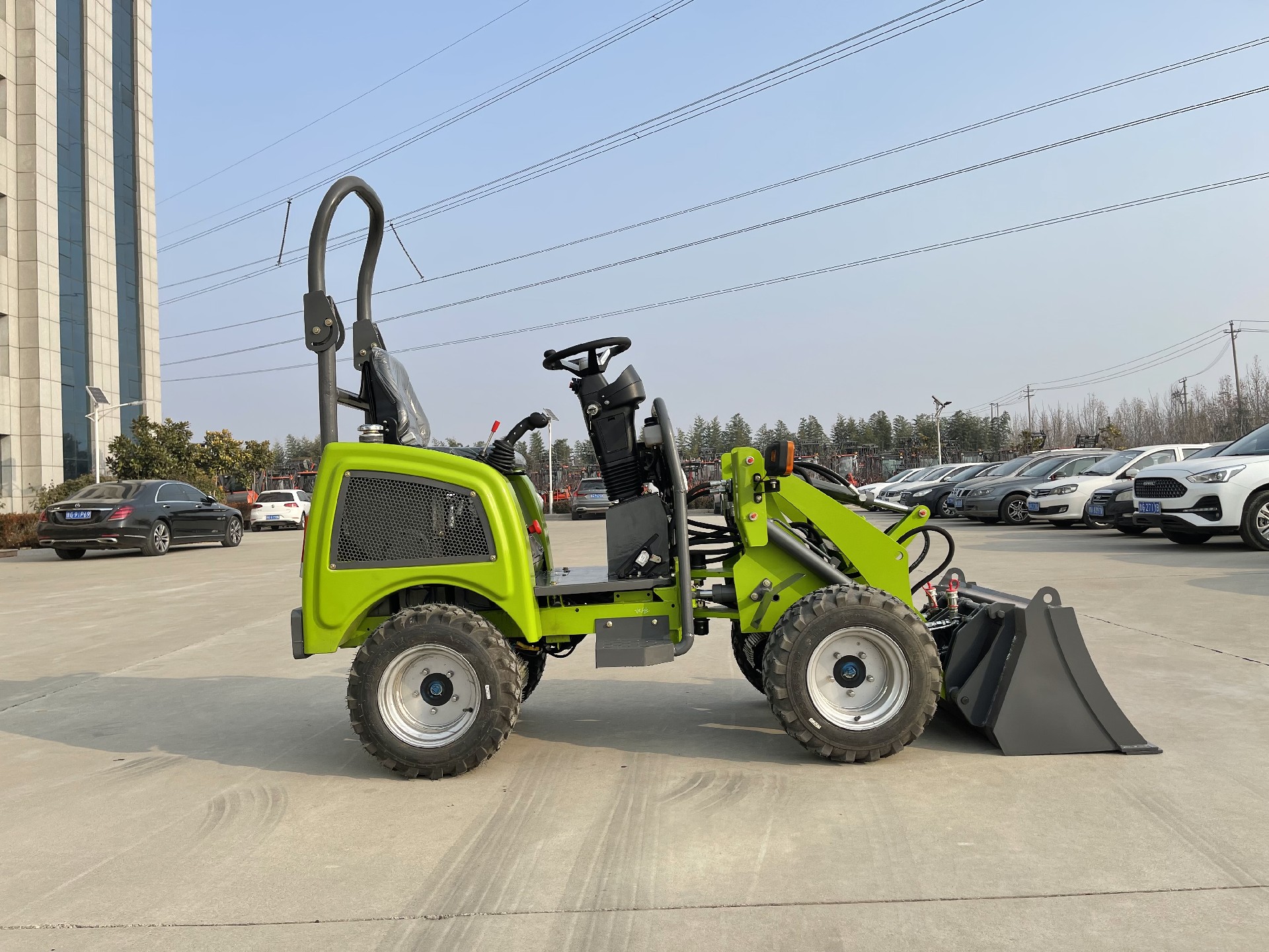 04 Electric wheel loader